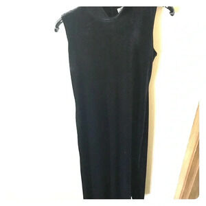 Long‎ velvet black dress